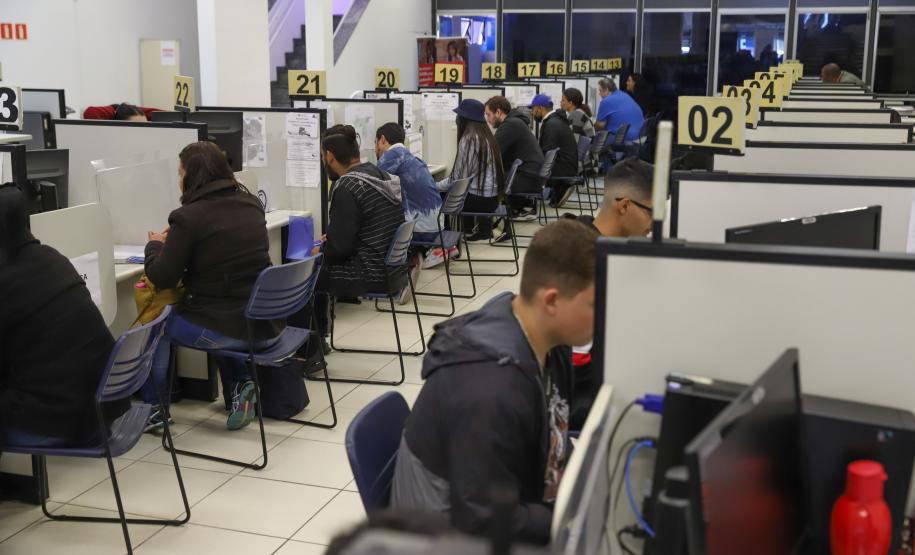 Semana começa com 14,5 mil vagas disponíveis nas Agências do Trabalhador do Paraná