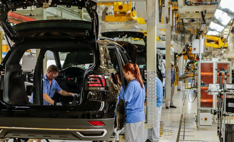 De janeiro a julho, geração de emprego para mulheres cresce 90% no Paraná